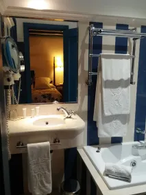 Hotel Las Casas de la Judería - Bathroom