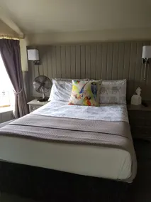 Bull Hotel - Habitación