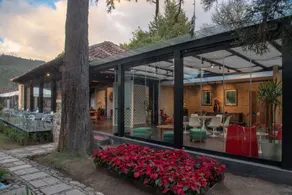 Uvence Arte + Hotel - Restaurant