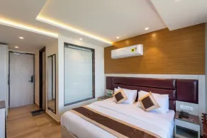 The Seasons Dalhousie - Best Valley View & Mountain View AC Hotel in Dalhousie - Room