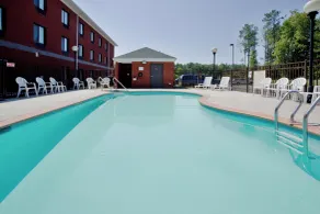 Holiday Inn Express Hotel & Suites Suffolk by IHG - Pool