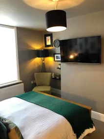 The Wheatsheaf Pub, Kitchen & Rooms - Quarto