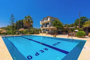 Mon Repo Suites - Pool