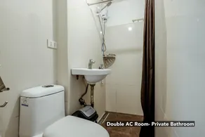 Stay Malate (Wanderers Guest House) - Bathroom