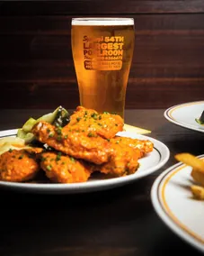 Bat and Ball Hostel - Food and drink