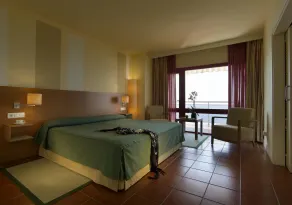 NERJA TOWNHOUSE 4 QUARTOS, 8 LUGARES AO LADO DO HOTEL PARADOR - Quarto