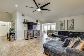 Waterfront Home on Canal w/ Dock & Pedal Boat! - Innenbereich