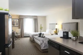 Pomeroy Inn & Suites at Olds College - Værelse