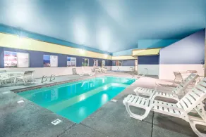 Super 8 by Wyndham Grants - Piscine