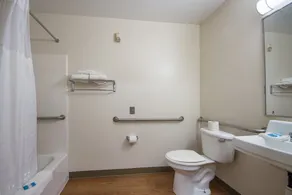 HomeTowne Studios by Red Roof Dallas - Irving - Salle de bain