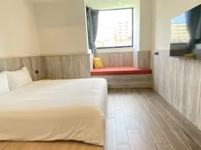 Shineworld 11 - Room
