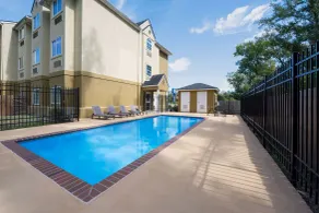 Microtel Inn & Suites by Wyndham of Houma - Piscine
