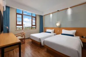 Days Inn By Wyndham Dali Erhai Park - Room