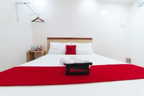 RedDoorz Plus near SM Lanang Davao - Habitación