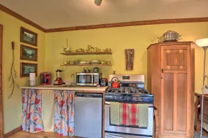Forest Fantasy: Pet-Friendly Smoky Mtn Escape! - Innvendig