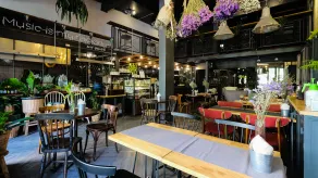 Iron32 Hotel - Restaurant