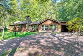 Rustikaler See Harmony Home mit Feuerstelle und Whirlpool! - Innenbereich