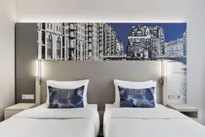 Courtyard by Marriott Hamburg City - Room