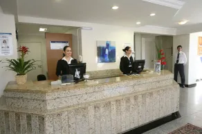 Plaza Inn Flat Araxá - Recepción