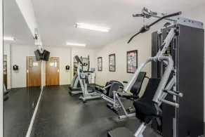 Best Western Plus New England Inn & Suites - Salle de remise en forme