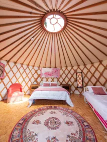 Yourtissimo - La Maison Rouge - Chambre