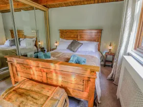 Lakeside Lodge Retreat - Room
