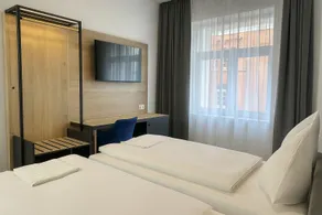HI Grand City Hotel - Room