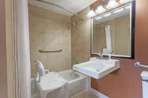 Microtel Inn by Wyndham Lexington - Salle de bain