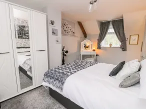 11A High Street - Room