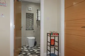 Kerensa - Bathroom