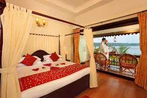 Fragrant Nature Backwater Resort & Ayurveda Spa Kollam - Room