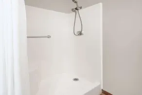 Super 8 by Wyndham Warrensburg - Salle de bain