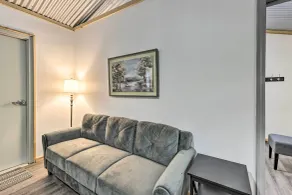 Tallassee Cabin w/ Forest Views Near Creek! - Interiør