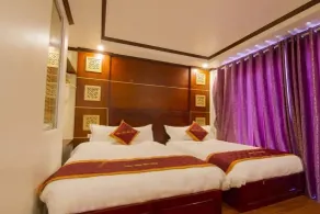 Golden Moon Hotel - Quarto