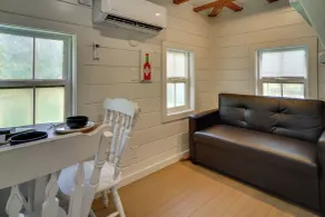 Cozy Couples Retreat w/ Porch on Bayou Teche! - Interiør