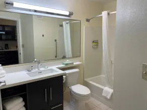 Candlewood Suites East Lansing by IHG - Salle de bain