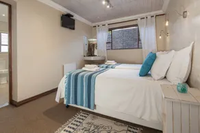 White Shark Guest House - Room