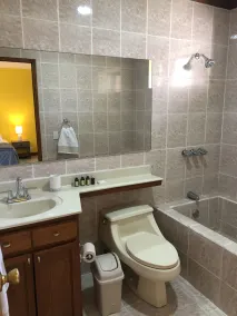 La Casa de Cariari Al Golf - Bathroom