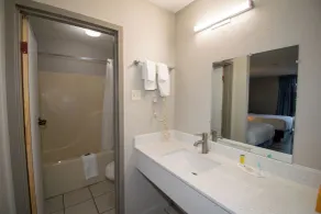 Days Inn by Wyndham Caddo Valley Arkadelphia - Salle de bain