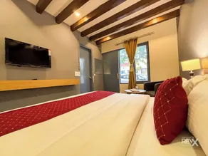 The Maple Woods Resort - Room