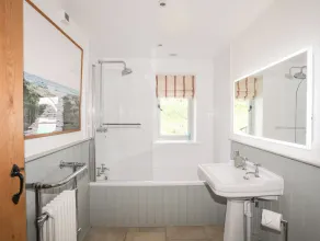 Traeth Ora - Bathroom