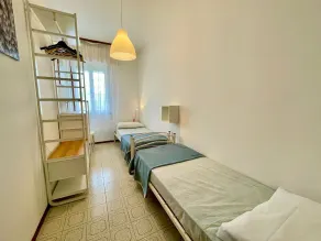 Großzügige Villa mit Garten und Pool - Zimmer