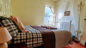 4-bedroom Victorian Home Belfast - Camera