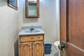 Quaint Stockton Escape Near Community Park! - Badrum