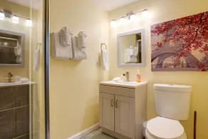 Soothing Studio w/ Lush Views: 2 Mi to Beach! - Interiör