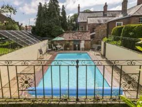 Bella's Cottage - Pool