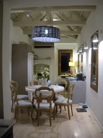 Villa Thermi - Spiseområde på rommet