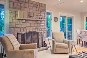Highlands Home w/ Fireplace, Views, & Trails! - Innvendig