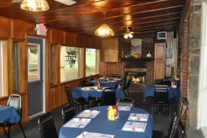 Lakewood Lodge & Restaurant - Restaurant