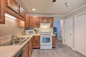 Lovely High Point Abode ~ 2 Mi to University! - Intérieur